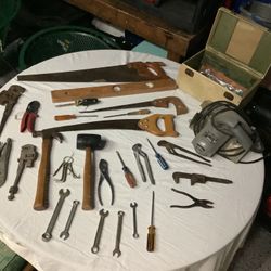 Tools vintage lot of saws, wrenches, pruners total of 32 pieces all one price, Plainfield, Illinois
