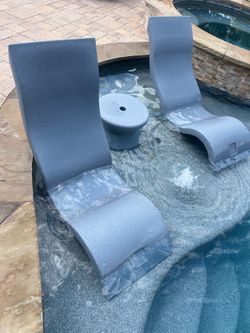 Ledge Lounger Pool Chairs & umbrella stand/table