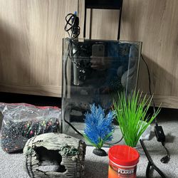 Fish Tank in excellent shape.  5 gallon
