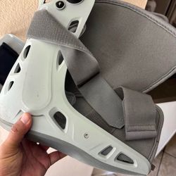 Ankle brace / boot