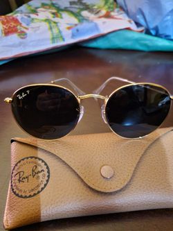 NEW CONDITION AUTHENTIC RAYBAN-RB 3447, GOLD FRAMES. SIZE 53=21. THESE ARE ABSOLUTELY STUNNING 😍