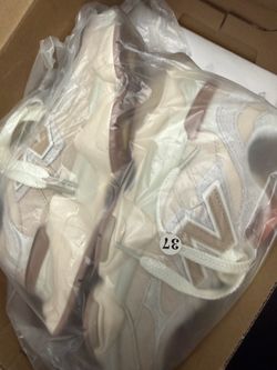 New Balance 9060 Unisex Sneakers Bisque Sea Salt