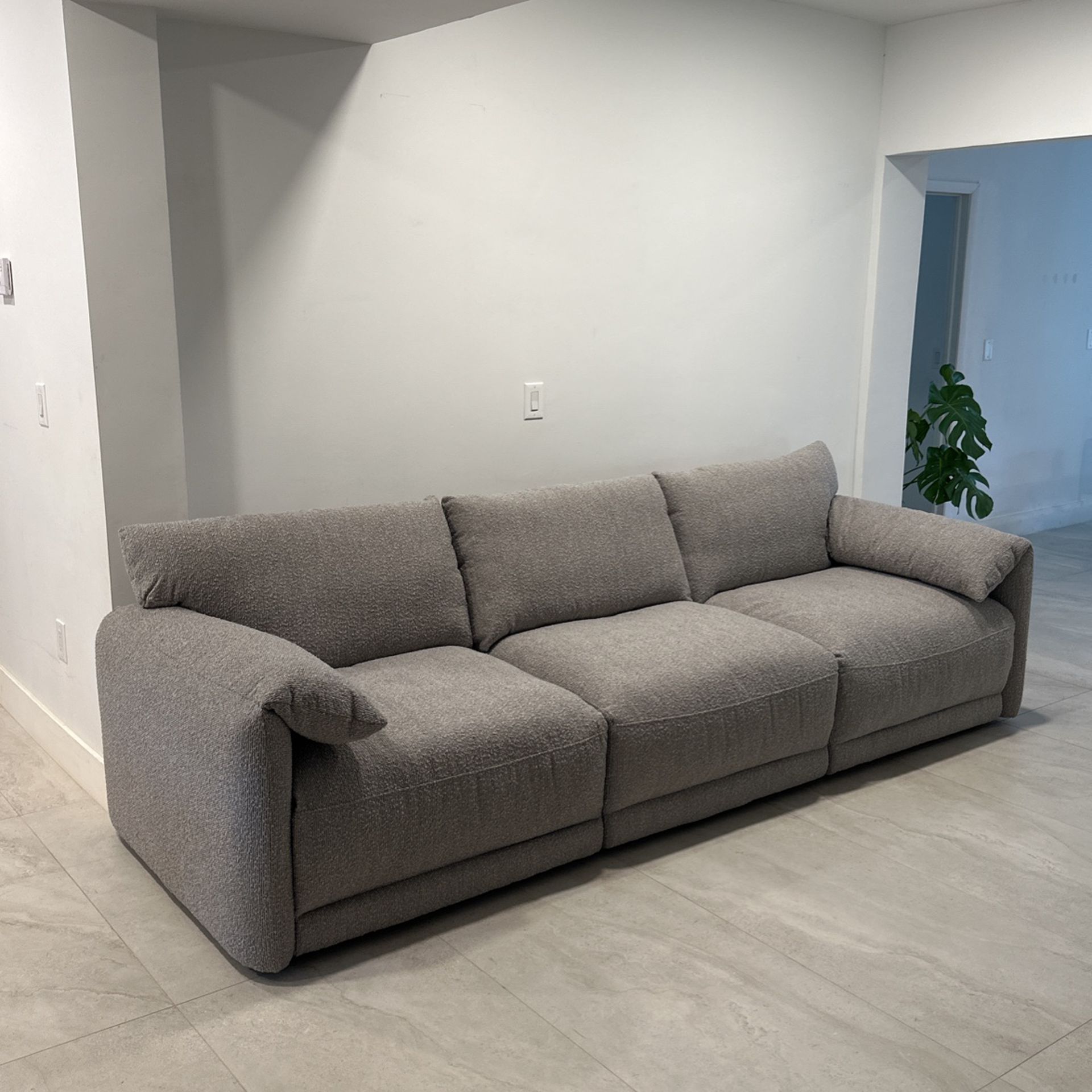 Brand New Couch Boucle For Sale 