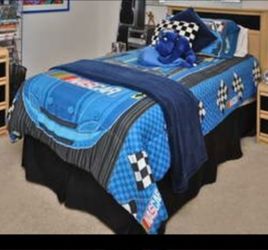 Twin comforter set