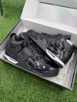 New Jordan 4 “Black Lab” Size 10