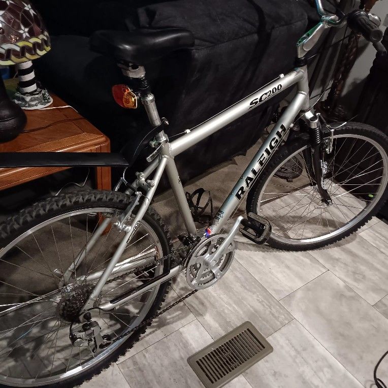 Mt. Bike Raleigh SC 200