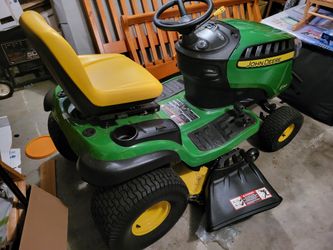 John Deere Lawnmower