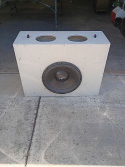 Speaker box with 15inch skar woofer .