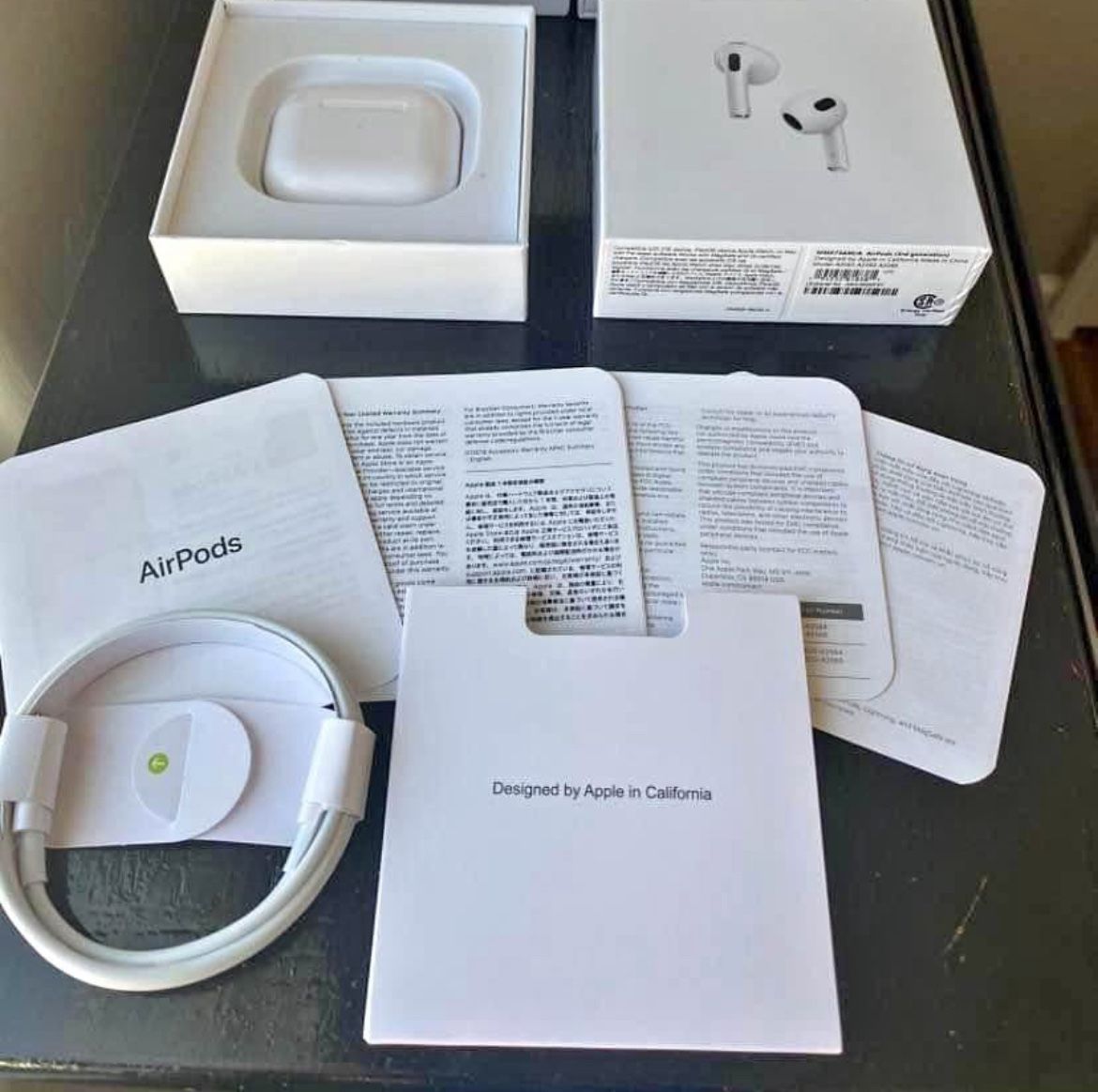 Apple AirPods with Charging Case (2nd generation)