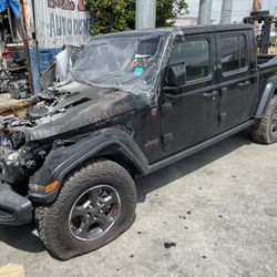 2022 Jeep Gladiator For Parts