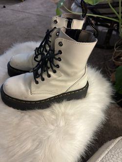 Dr. Martens Jadon Boot