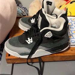 Black Air Jordan’s 4 Retro Fear Sneakers 