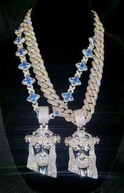 MOISSANITE VVS1 BLUE EMERALD CLOVER CHAIN 