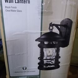 Outdoor wall lantern.