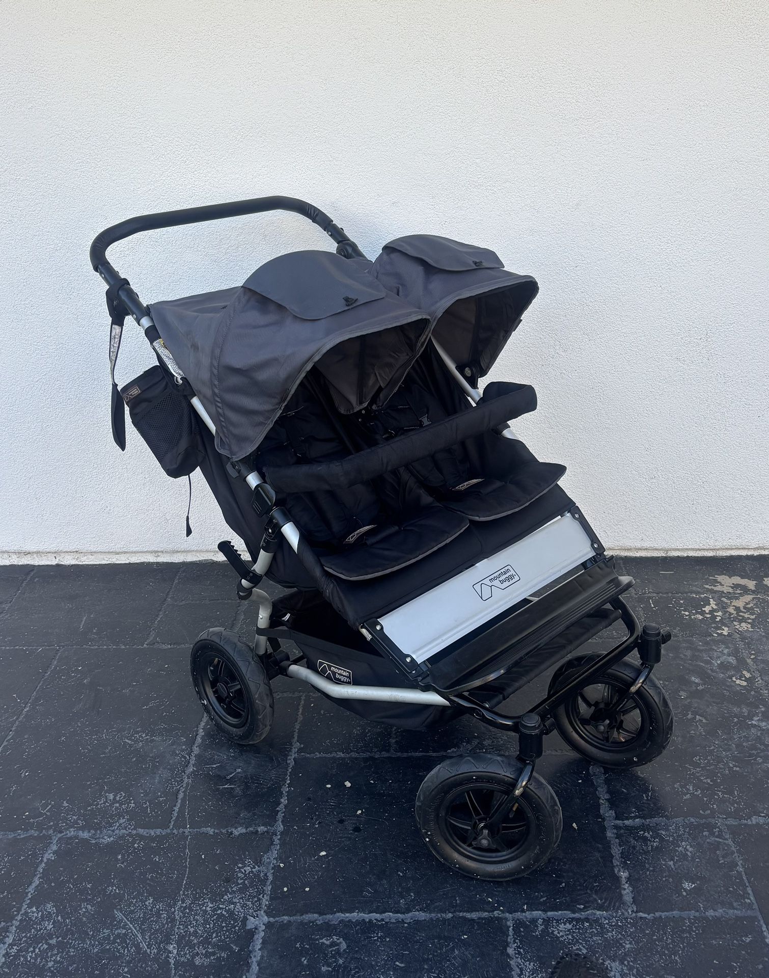 MOUNTAIN BUGGY DUET V3 TWIN SIDE BY SIDE DOUBLE STROLLER !!