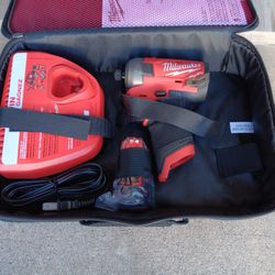IMPACT DRILL MILWAUKEE 