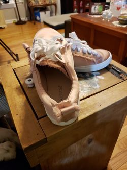 Pink Tennis Shoes with fringe size 7