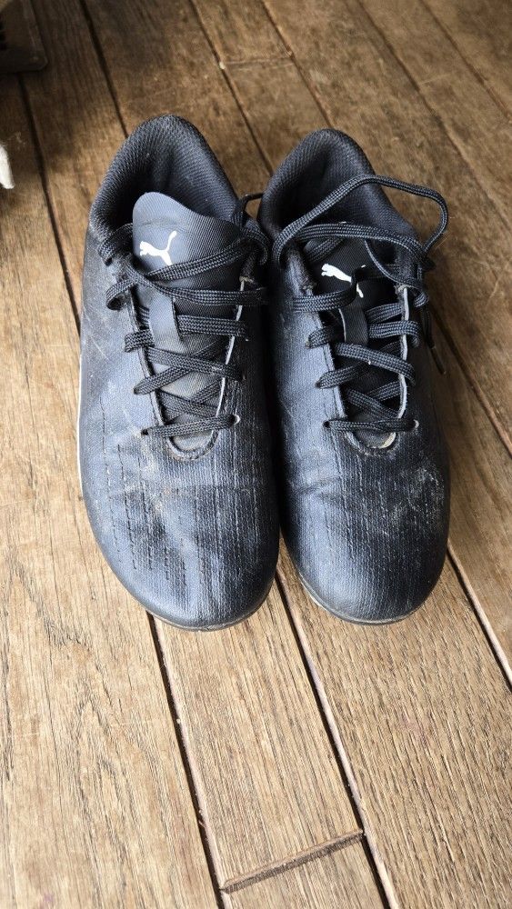 Kids Soccer Shoes