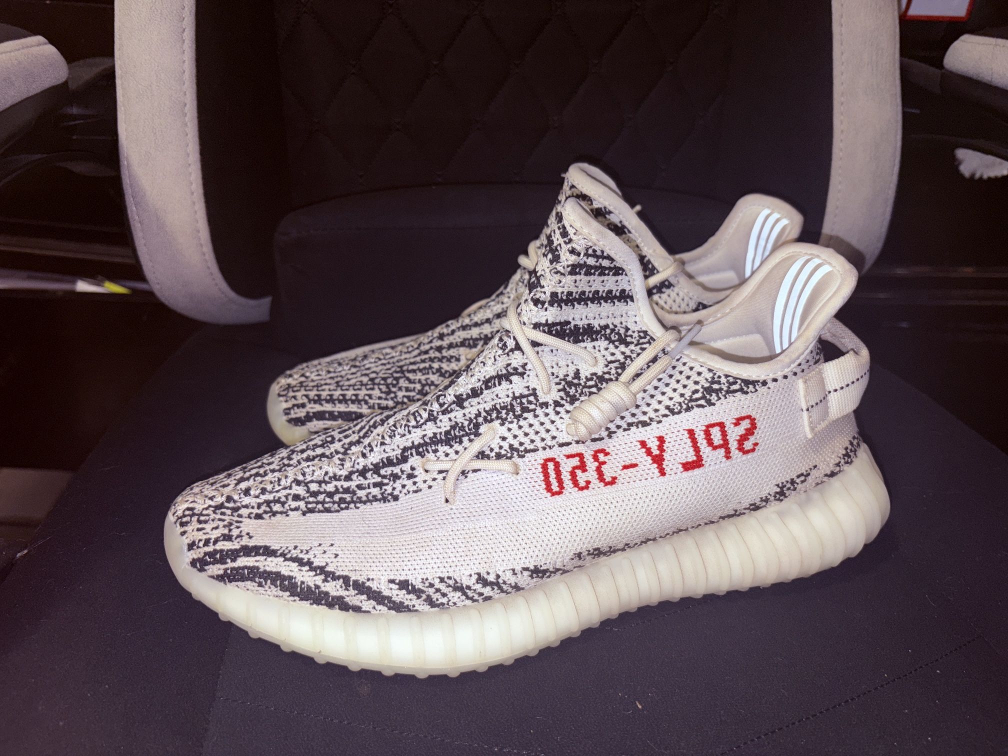yeezy 350 zebras