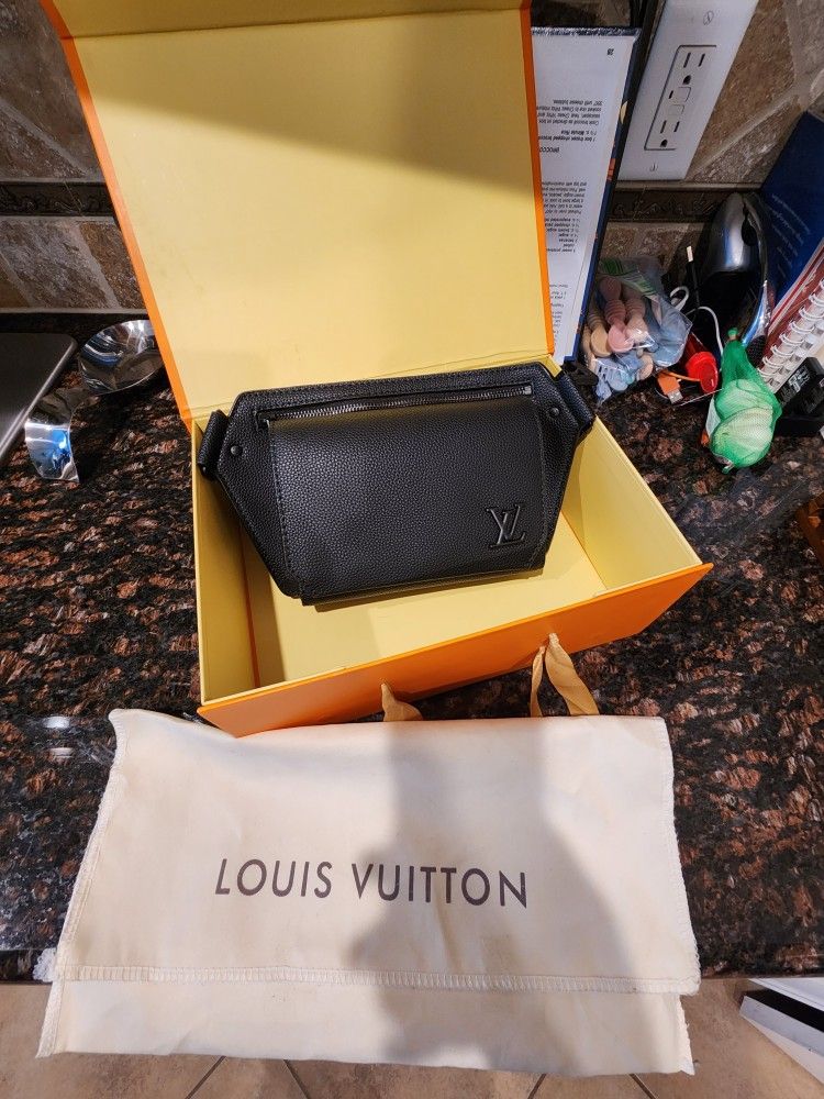 Louis Vuitton Takeoff Sling Body Bag