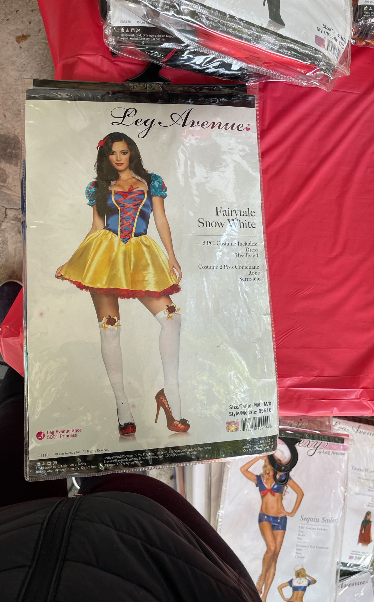 Snow White Halloween Costume M/L. New