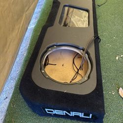 GMC Denali Subwoofer 