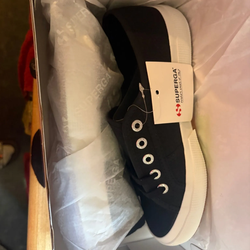 Brand new superga people,s shoes of Italy new size m5 w6/5