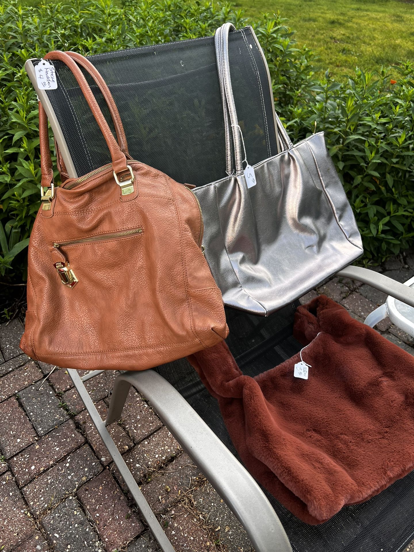 Variety of Purses. See below for more details.