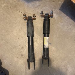 2020 Chevy 2500 Front Strut Shocks