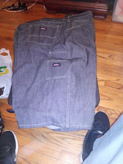 Brand New Dickie Shorts Size 44 Black