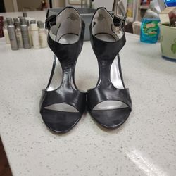 High Heel Ladies Shoes Sz 8