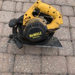 Big Dewalt Power Saw