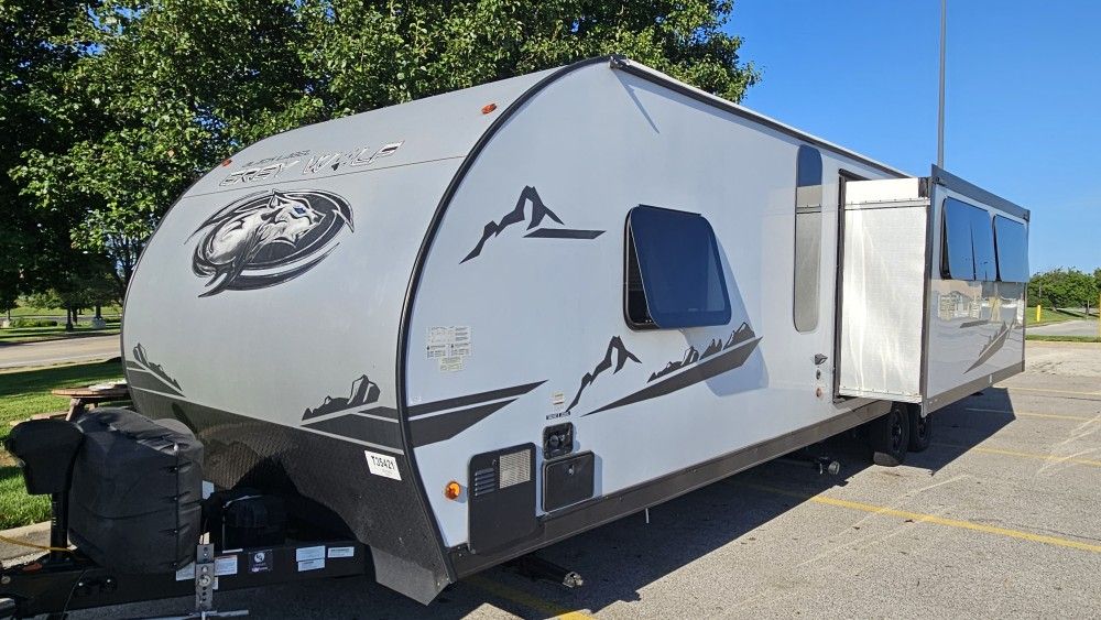 2022 Forest River Wildwood Grey Wolf RV Camper