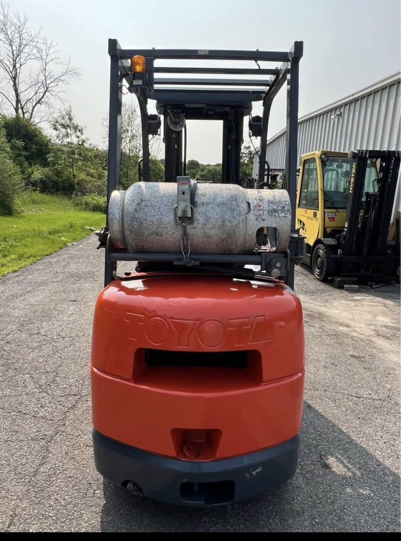 TOYOTA FORKLIFT