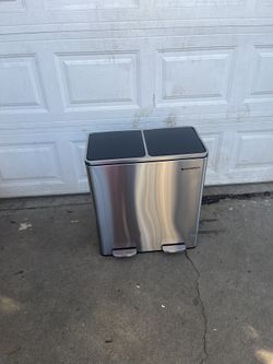 Trash Can, 2 Pack 8 Gallon Kitchen Trash Cans with 15 Trash Bags, 2 Compartments, Plastic Inner Buckets and Hinged Lids, Airtight, Silver and Black Br