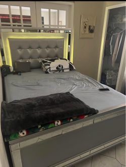 Bed queen