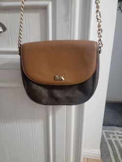 Michael Kor Small Size Purse Brown.  $40.00 Firm Price! Pick Up Only! 😊