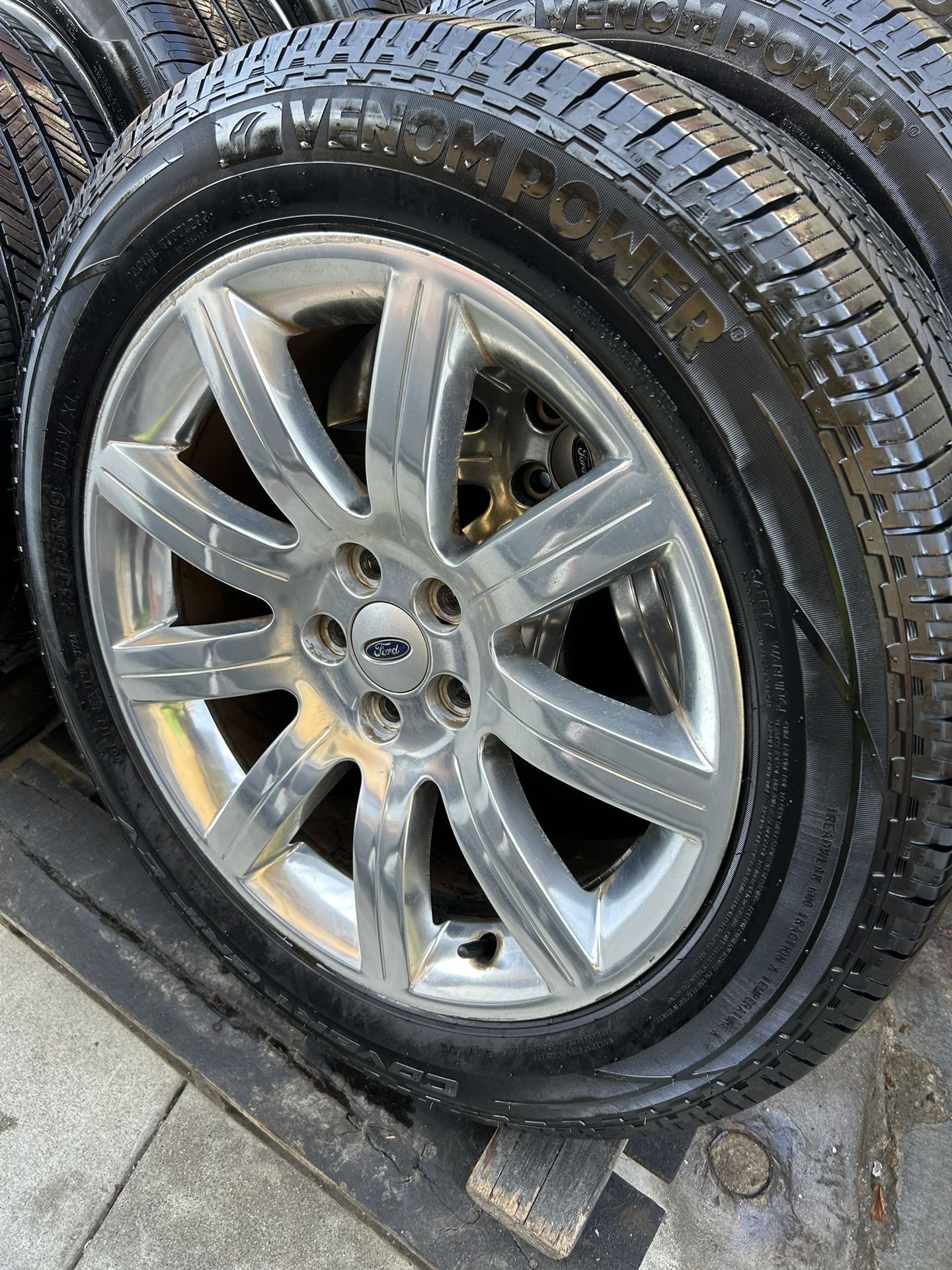 4- HANKOOK RADIAL / VENOM POWER RADIAL