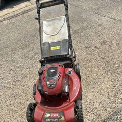 Self Propelled Lawn Mower Runs Great 