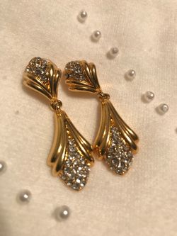 Beautiful Gold Color Earrings