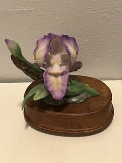 Rare Vintage The San Francisco Music Box Company FLOWER  Figurine.  4 X 5”