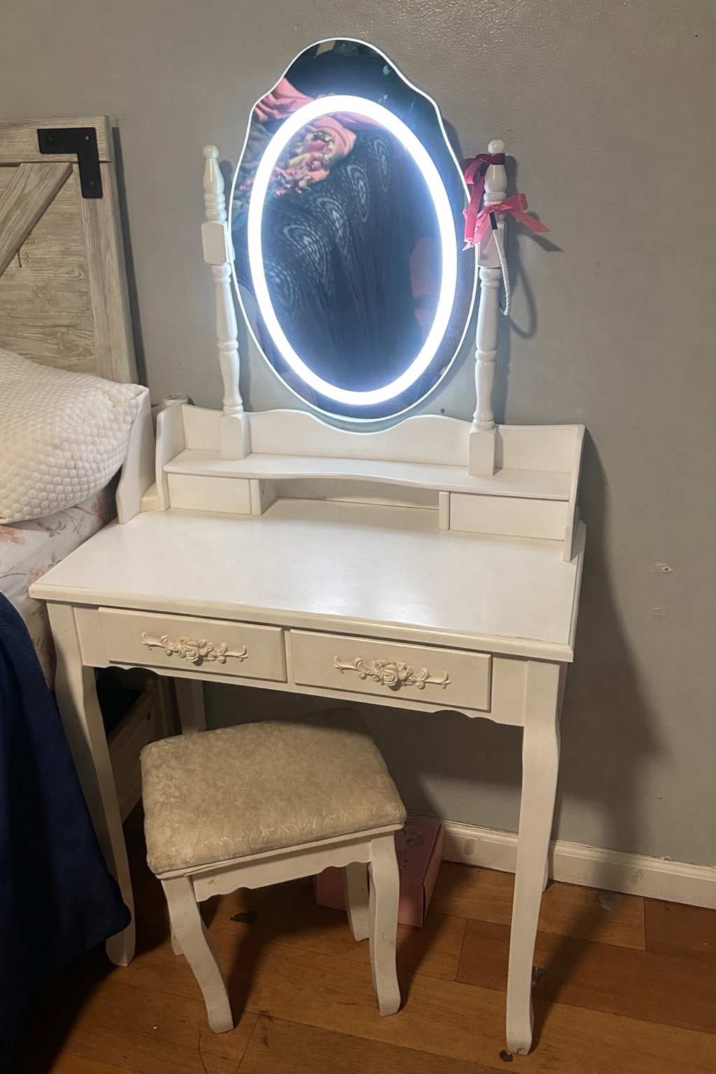 vanity but has some makeup stains for sale used but new