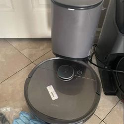 Ecovacs DEEBOT OZMO T8+ Vacuum & Mop Robot Cleaner OZMO T8+ Retail $700 great condition