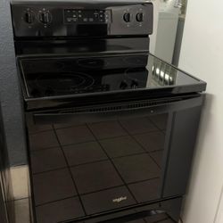 Stove For Sale With Warranty $370 With 1 Month Of Warranty & 1 Year Of Service 