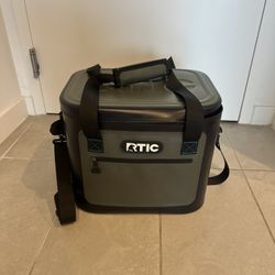 RTIC Soft pack Cooler 30 Can