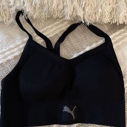 New puma sports bra size M