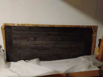 Beautiful Table Top Missing Pedestal Legs. 