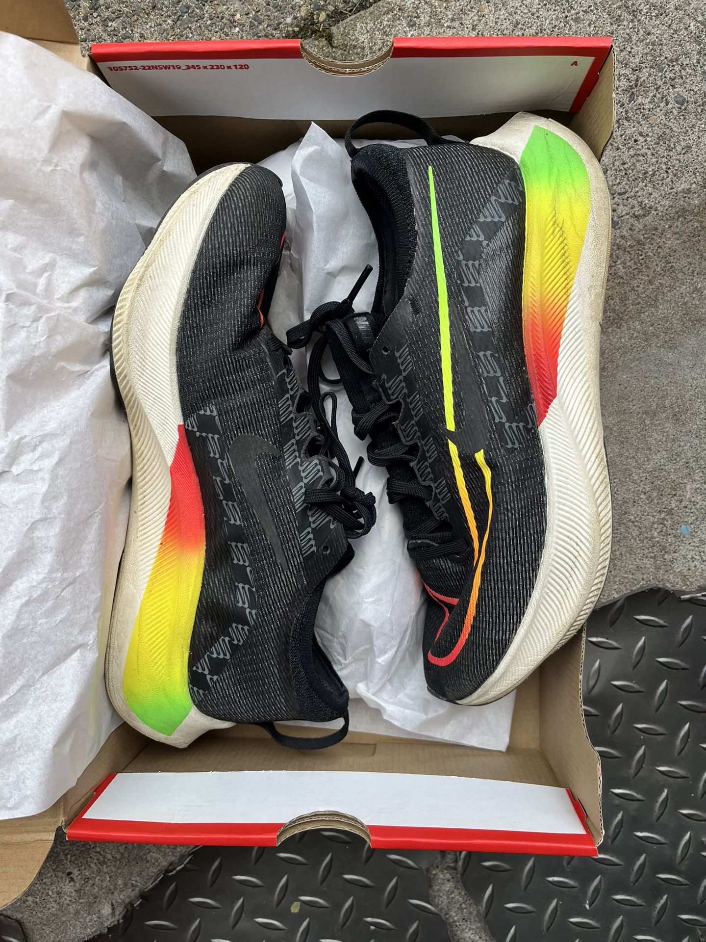 Nike Zoom Fly 3 Running Shoe (size 10)