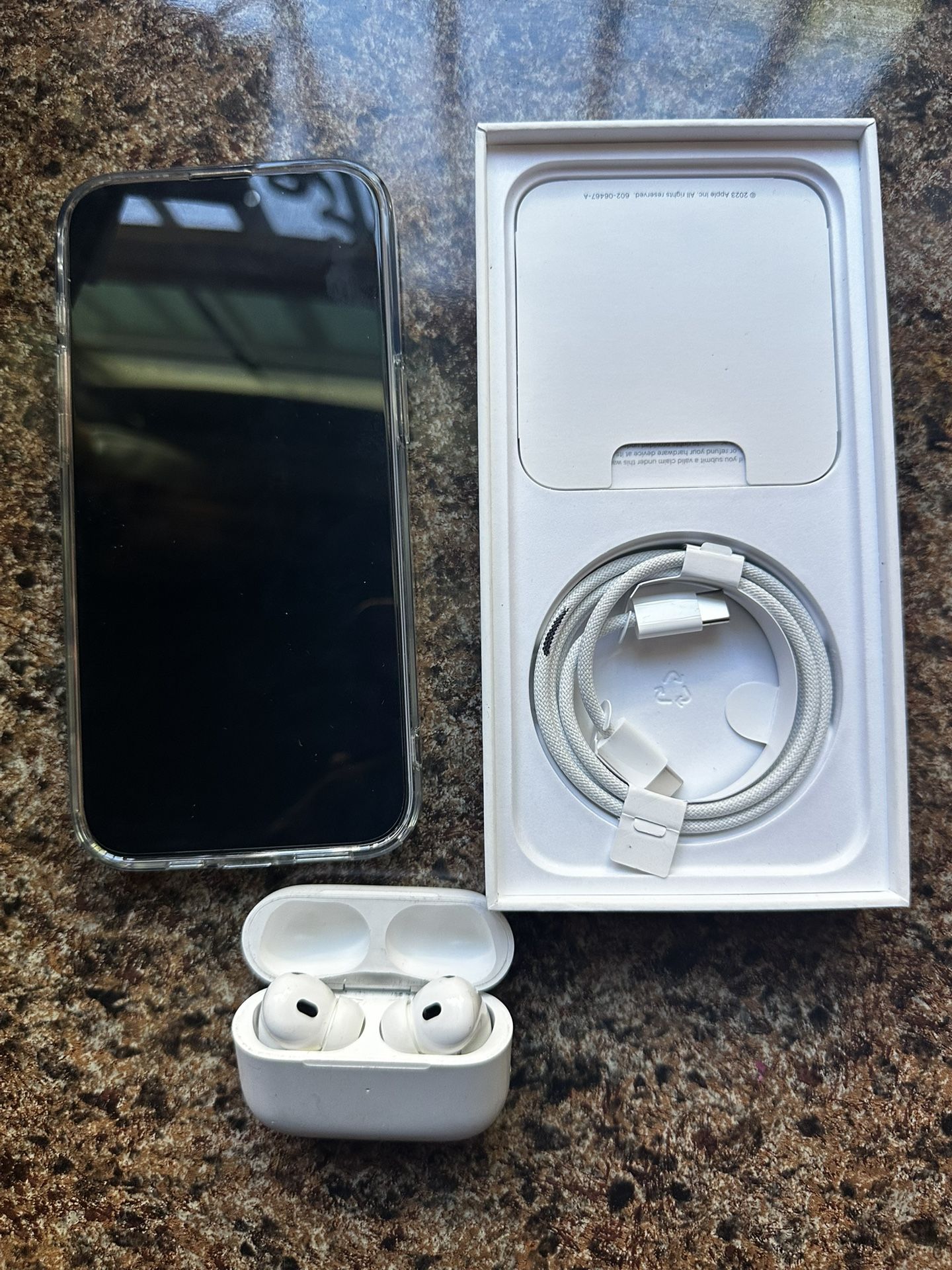 Unlocked Apple iPhone 15 Pro Max 256gb AirPods Bundle