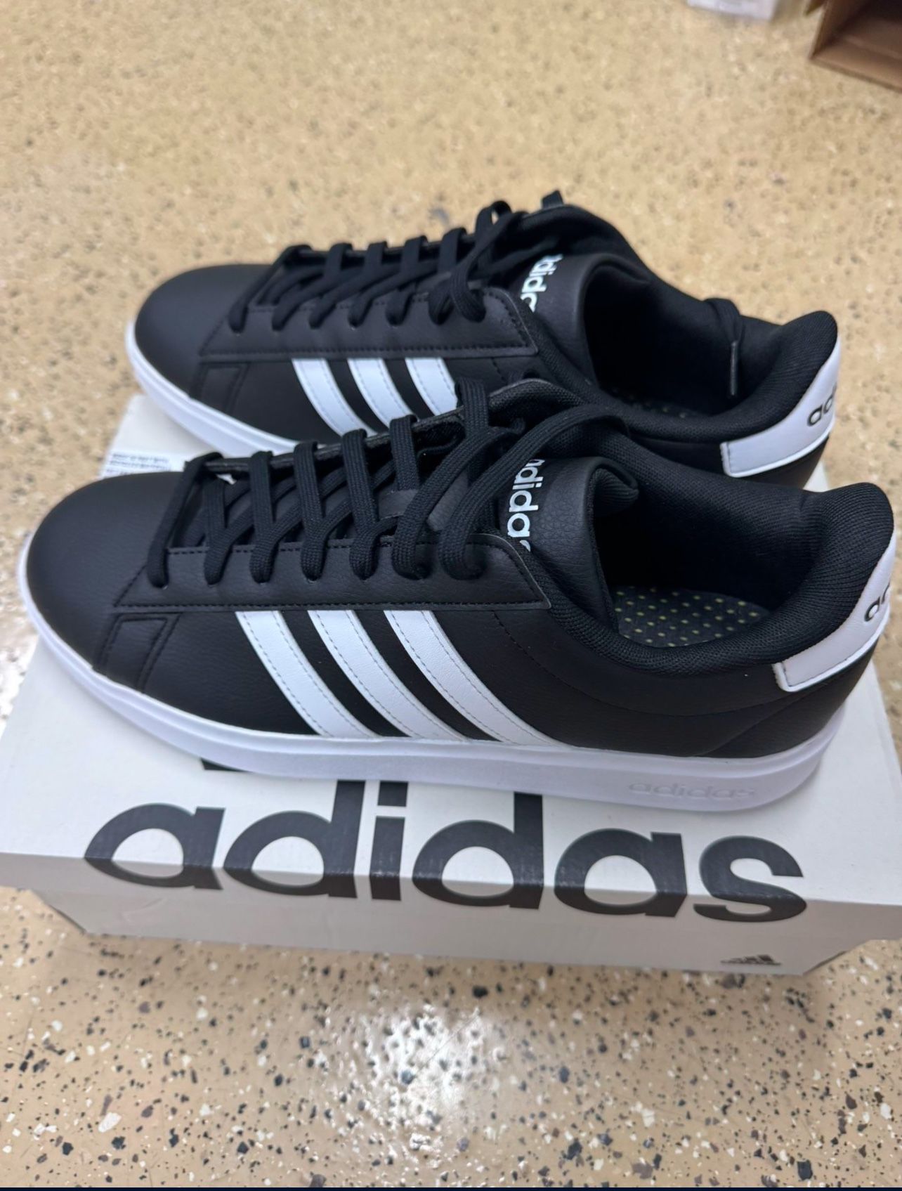 Men's Shoes Or Sneakers